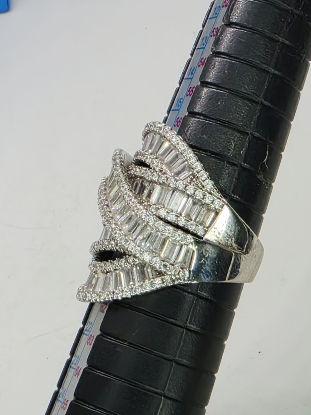Diamonique Baguette & Round Wide Crossover Band Ring Sterling Silver Size 9 Box - Picture 4 of 11